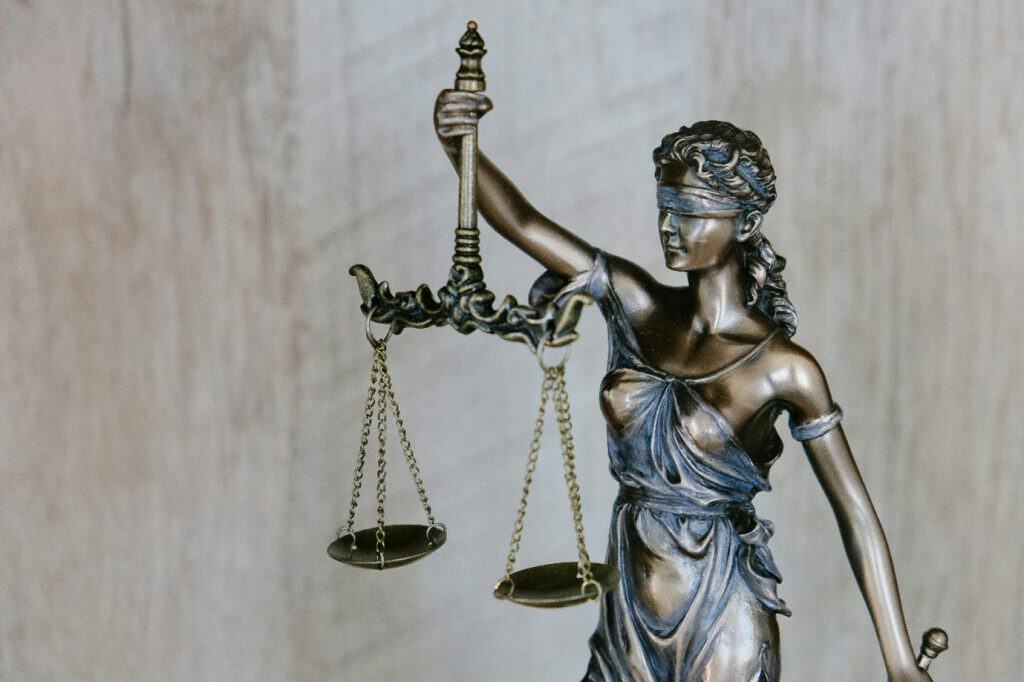 Lighthouse Consultants, financial experts for legal cases.