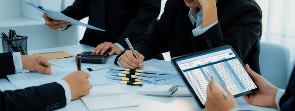 Divorce forensic accountants and financial experts